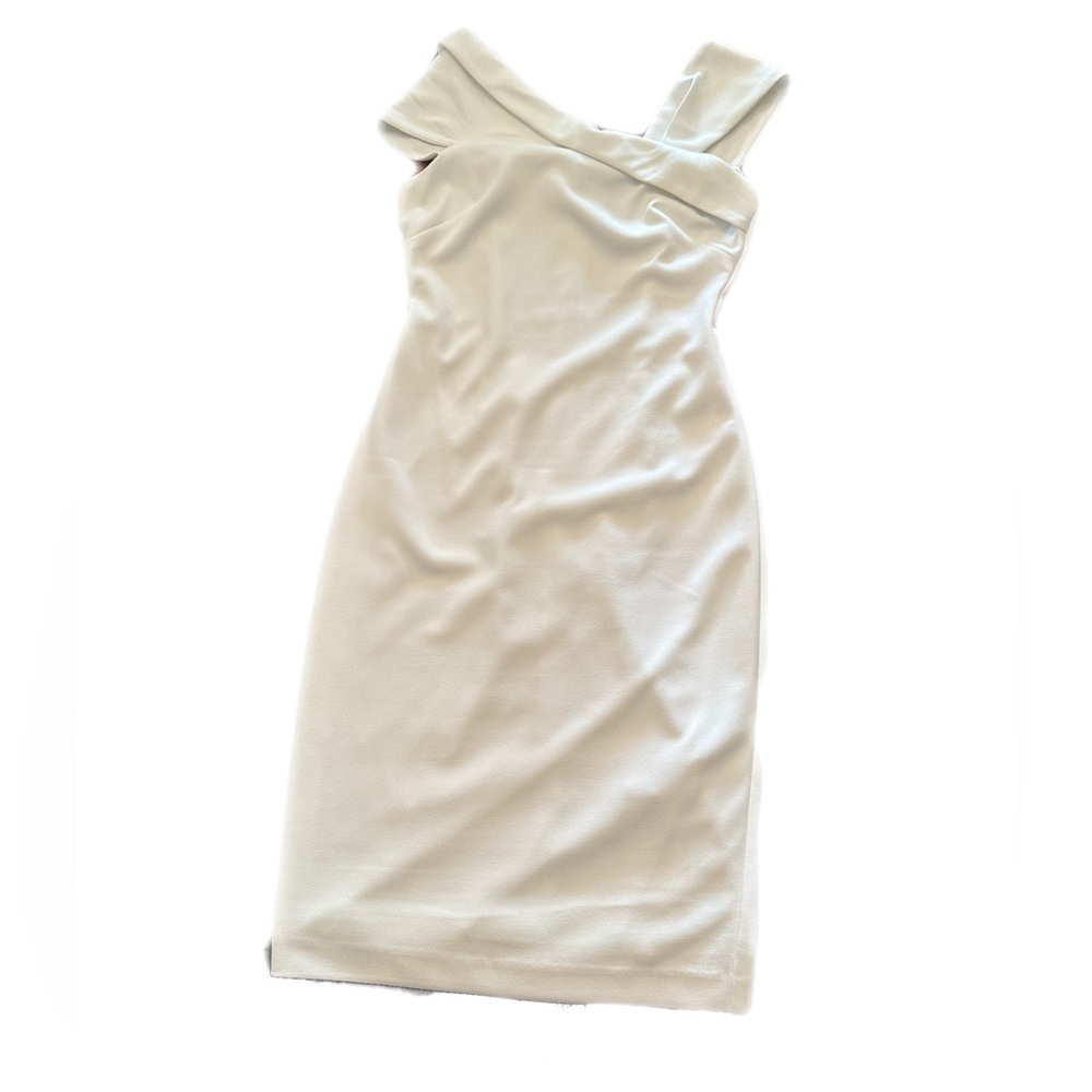 Vince Camuto white dress Size: 2